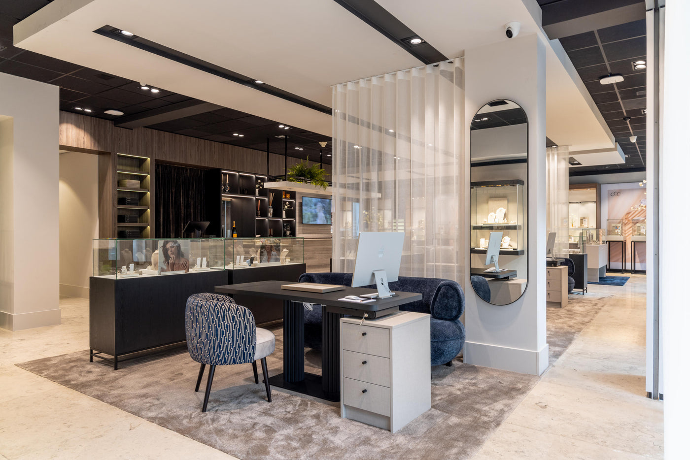 Lugo C 350 | Craftmanship | Storage Cabinet 