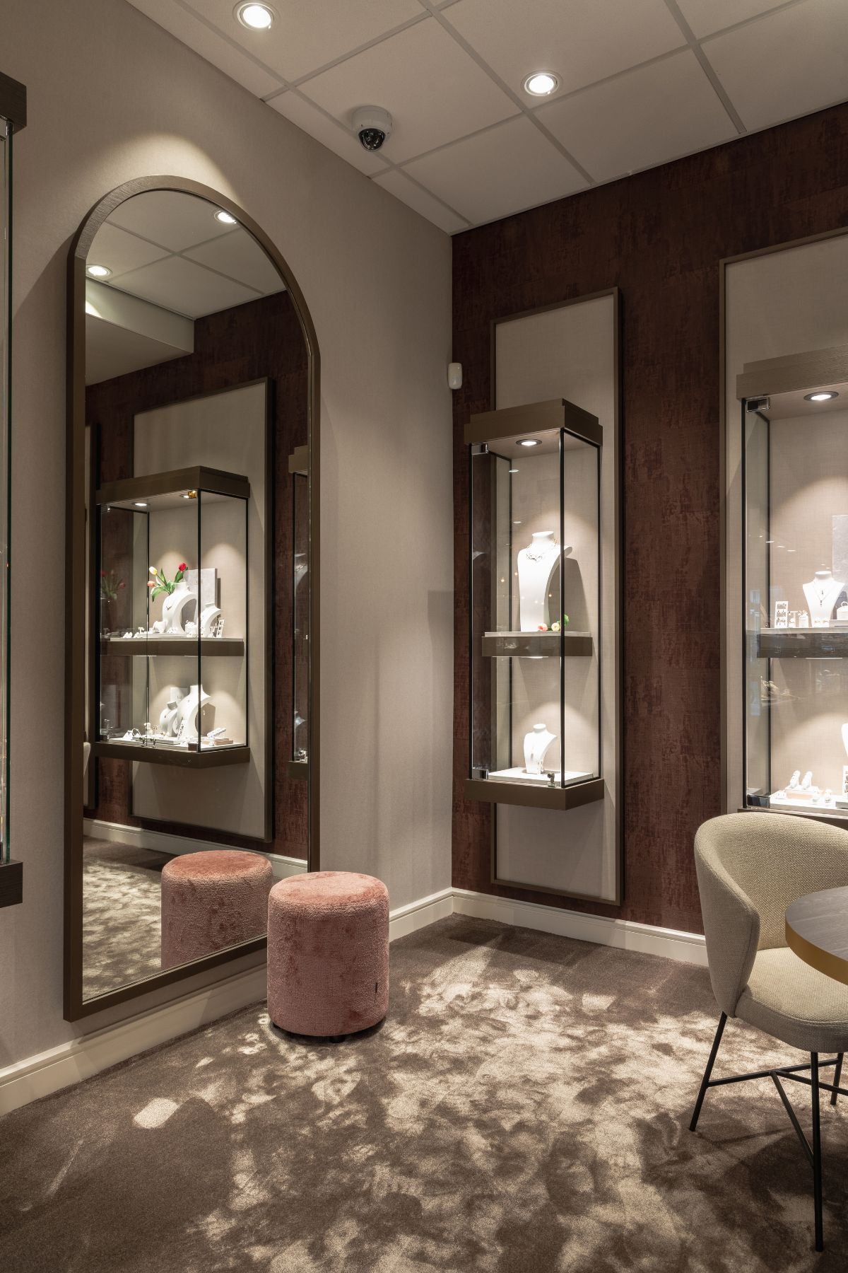 Florence 600 | Urban Chic | Wandvitrine