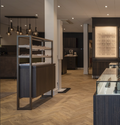 Brussel B 980 | Urban Chic | Muebles de exhibicion de escaparate con 3 cajones.