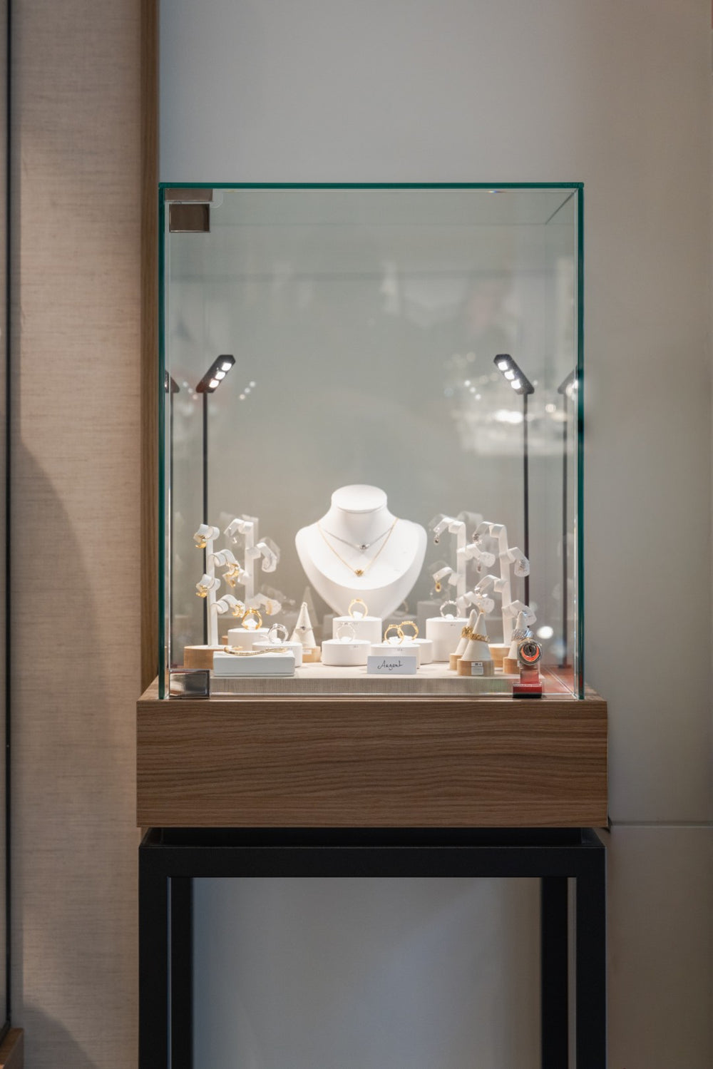 Durham A | Industrial | Vitrine