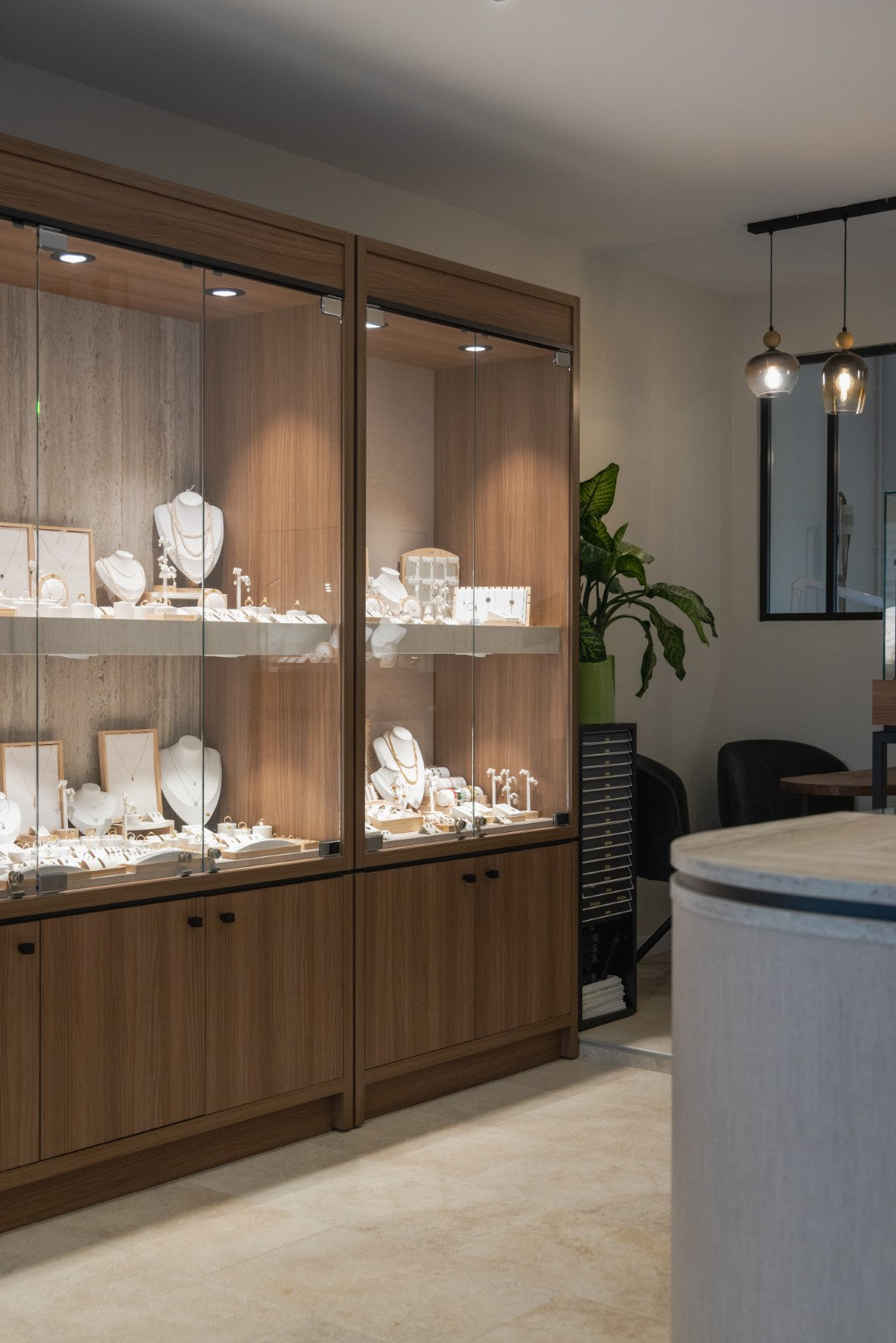 Trier A 1500 Low | Timeless | Wandvitrine