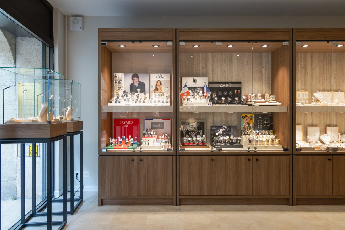 Trier A 1000 Low | Timeless | Wandvitrine
