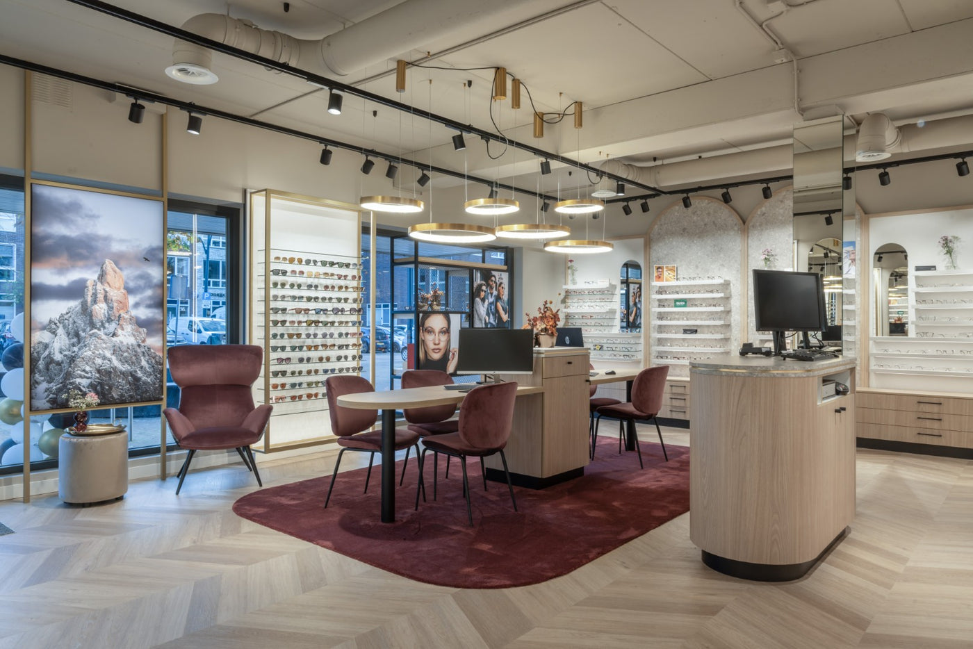 Brescia E 1470 | Arcades | Sales table