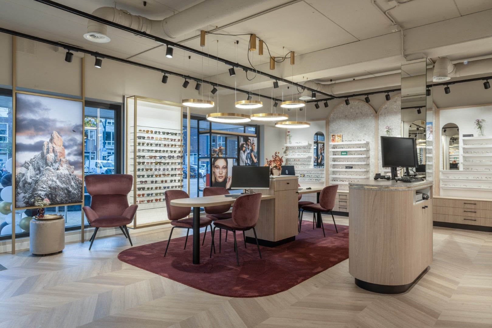 Brescia E 1470 | Arcades | Sales table