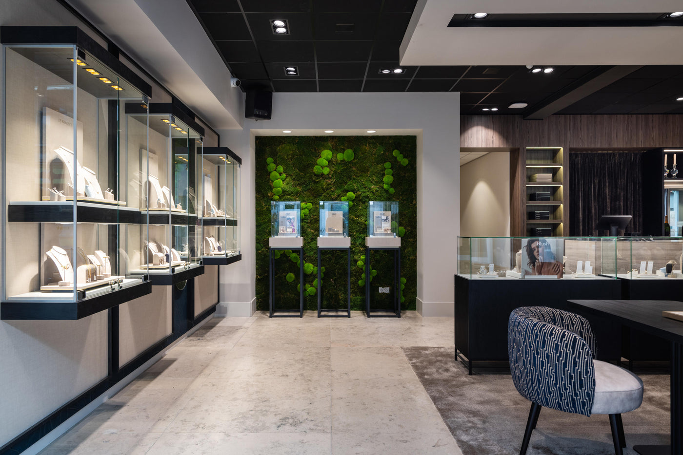 Durham B | Industrial | Vitrine